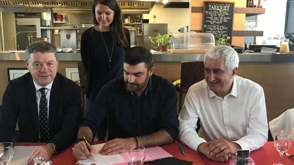 De gauche à droite : Jean-Jacques Bolzan, président de la FMGF, Maguelone Pontier, directrice générale du Min de Toulouse, Jérémy Decerle, président de JA, et Stéphane Layani, PDG du Marché de Rungis, lors de la signature de l’accord à Toulouse, le 4 juillet 2018.